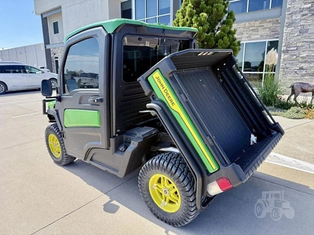 2024 John Deere Gator XUV 835R Signature Edition 4WD Utility Cart for Sale