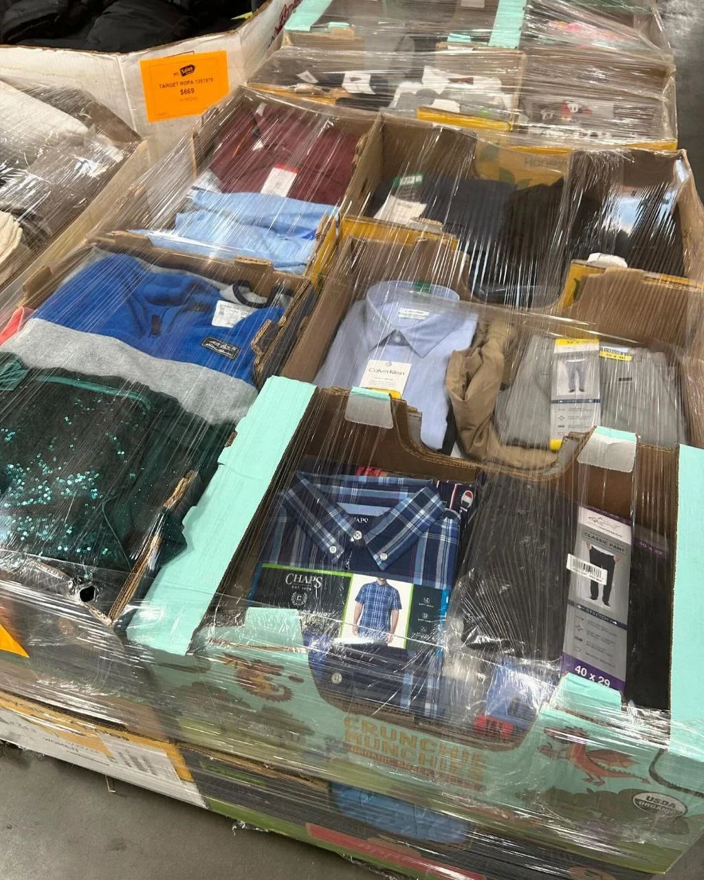 Men & Women clothes pallet