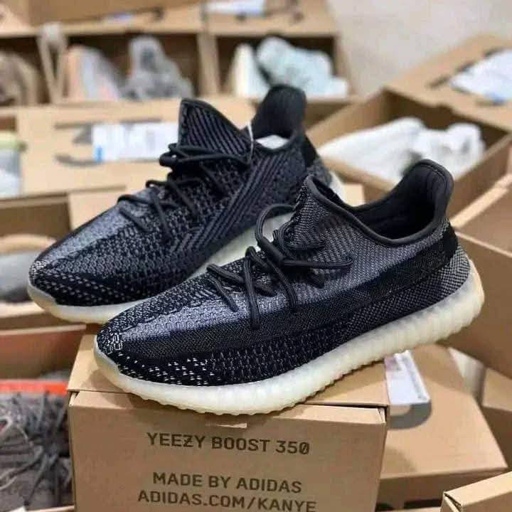 Yeezy Sneakers Pallets