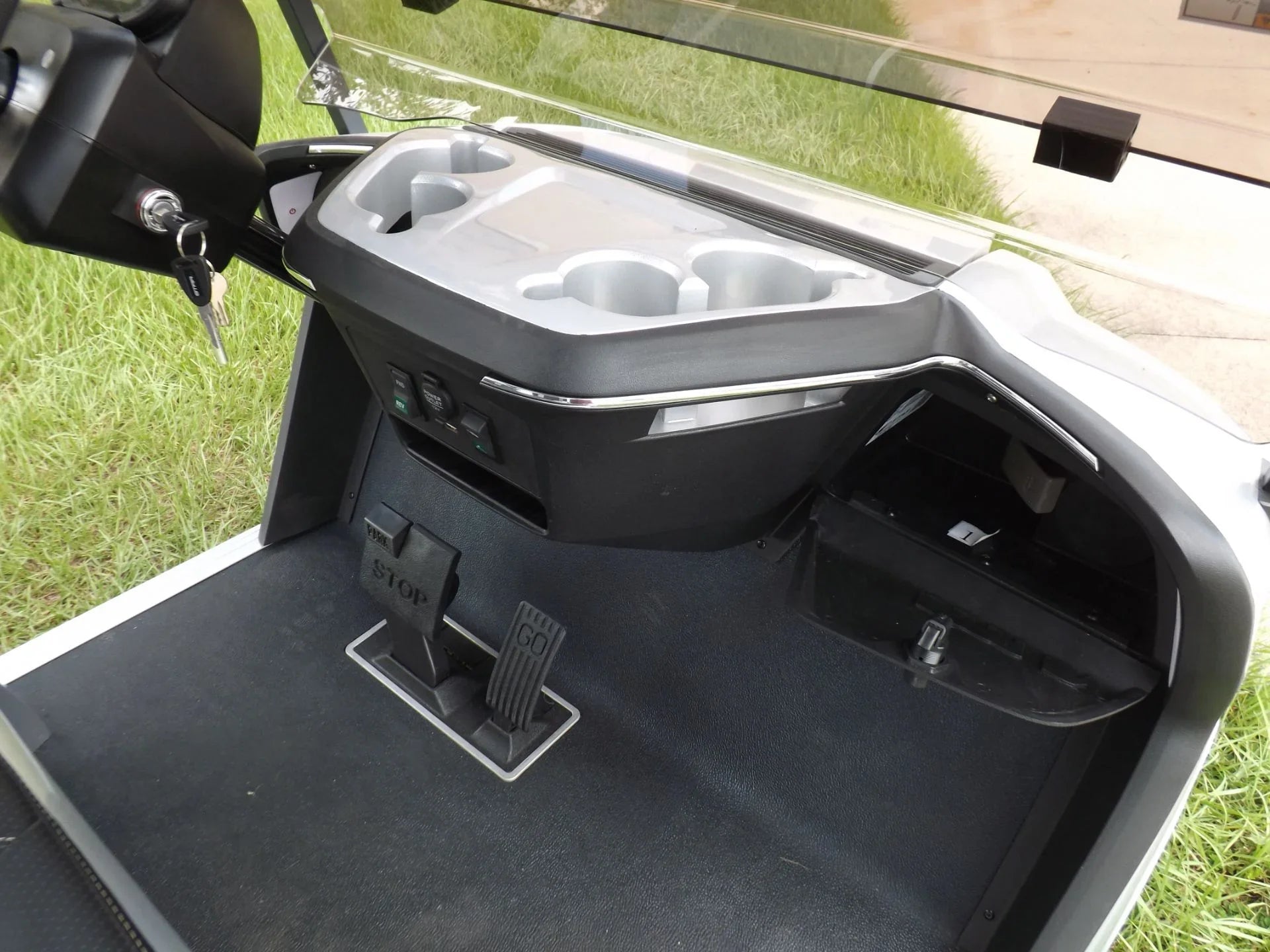 Light Metallic 2023 Star EV SIRIUS 2+2 Golf Cart for Sale