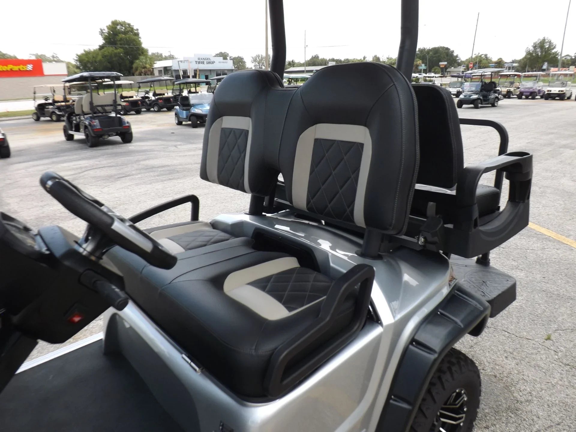 2024 Star EV SIRIUS 2+2 Lifted Lithium Golf Cart for Sale