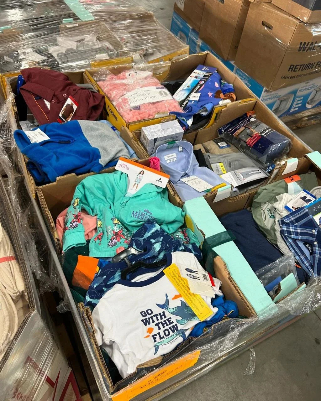 Men & Women clothes pallet