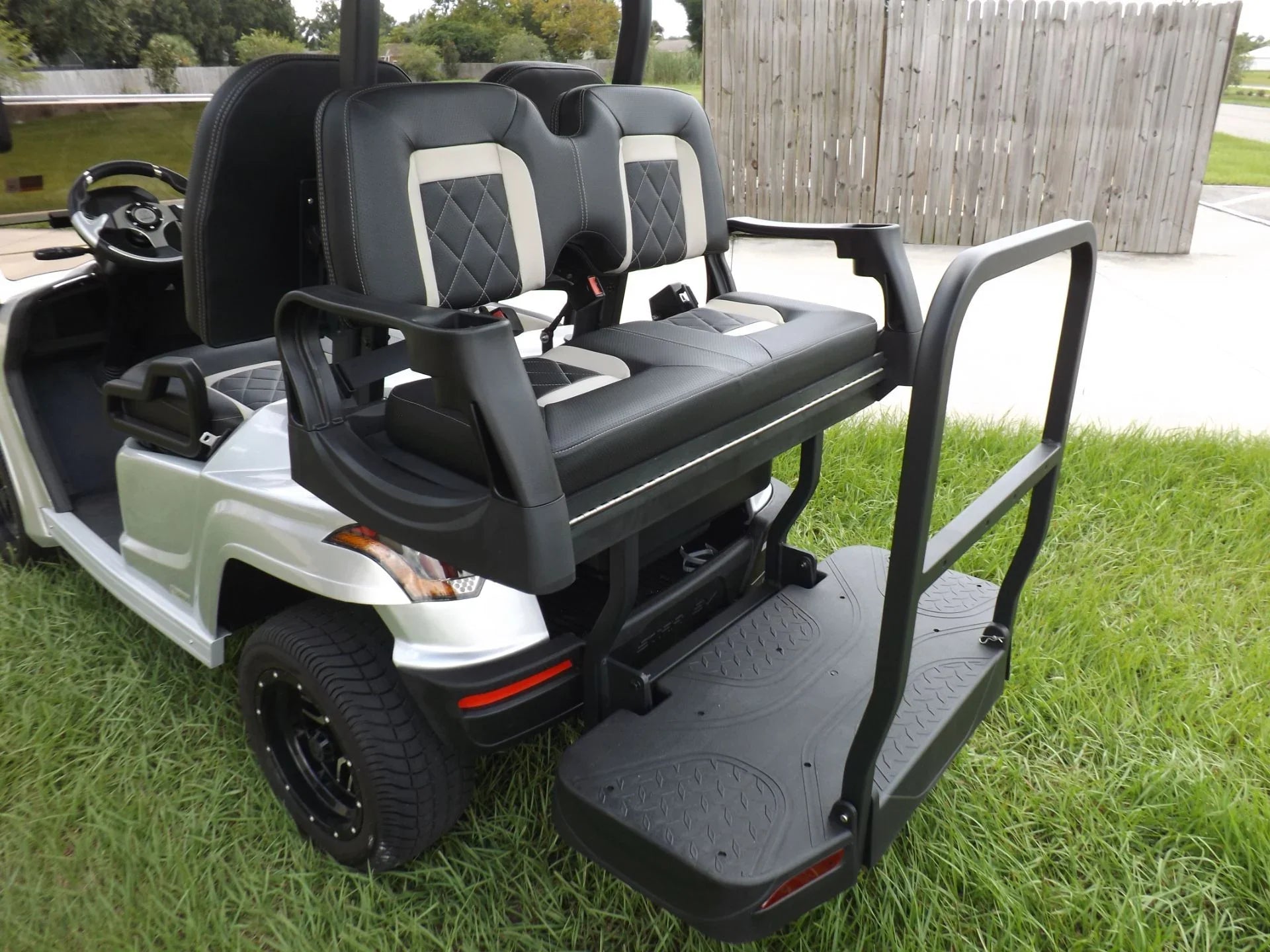 Light Metallic 2023 Star EV SIRIUS 2+2 Golf Cart for Sale