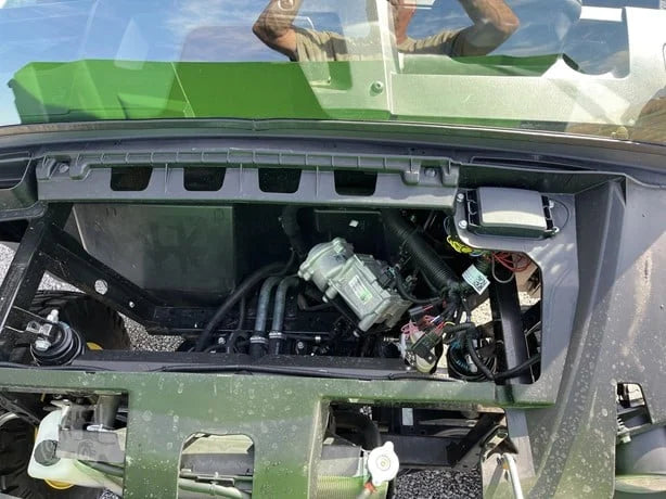 2024 John Deere Gator 4WD XUV 835M Utility Cart for Sale