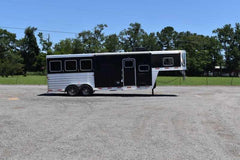 2017 Exiss Escape 7308LQ 3 Horse Trailer with 8′ Short Wall