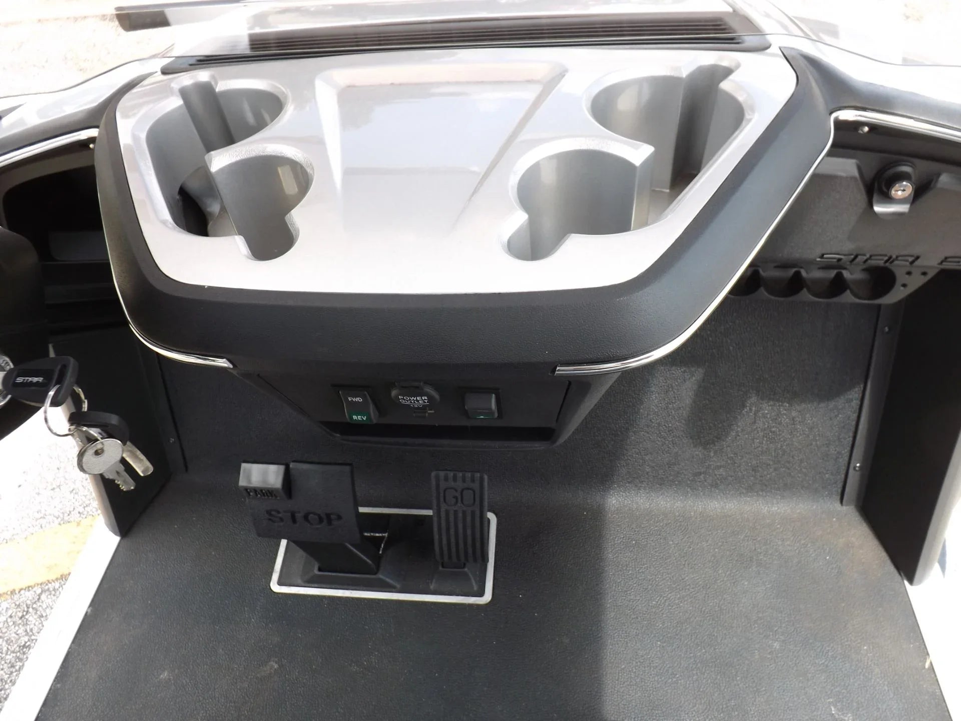 2024 Star EV SIRIUS 2+2 Lifted Lithium Golf Cart for Sale