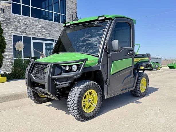 2024 John Deere Gator XUV 835R Signature Edition 4WD Utility Cart for Sale