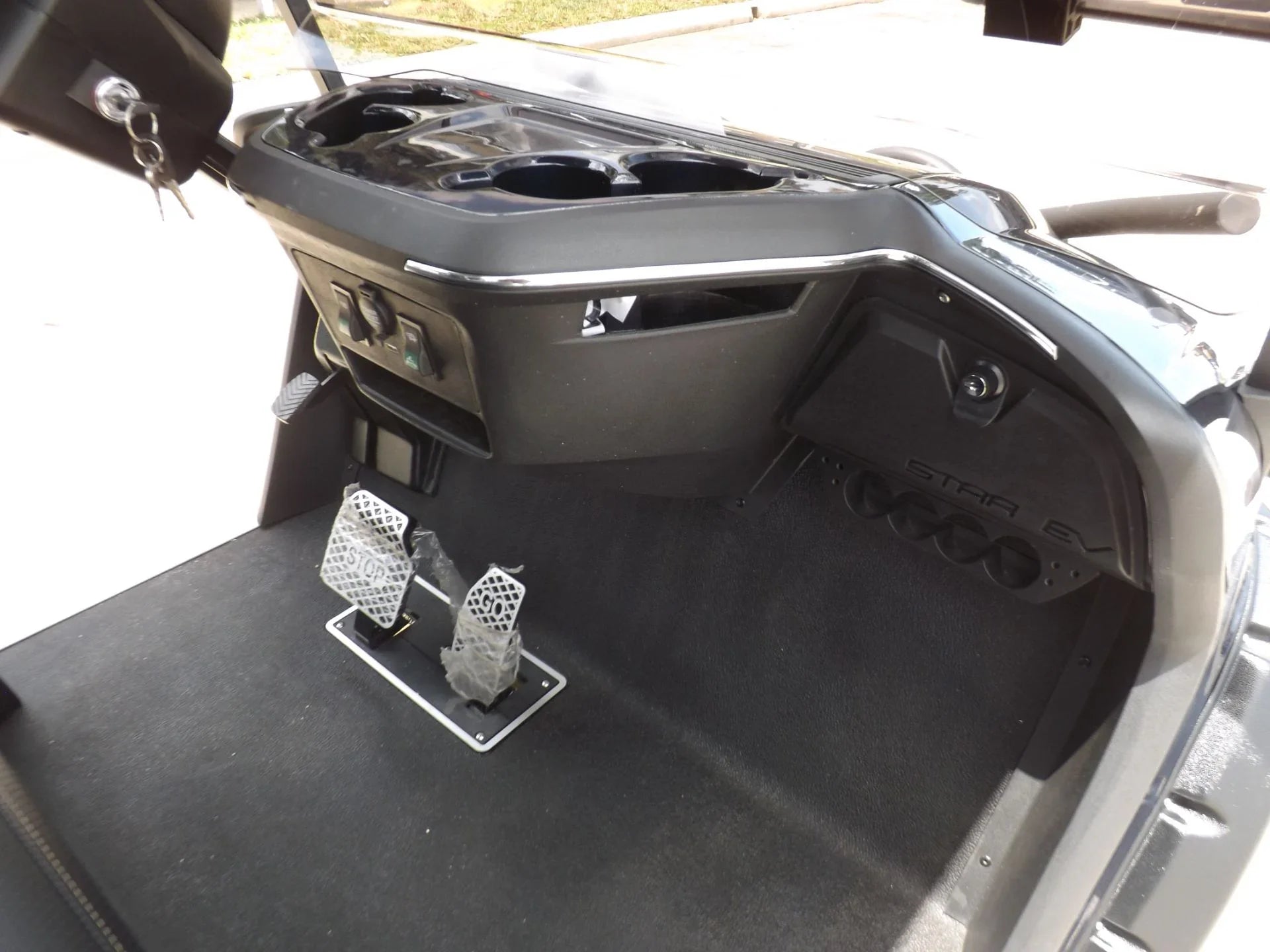 2024 Star EV SIRIUS 4+2 Lifted Lithium Golf Cart for Sale
