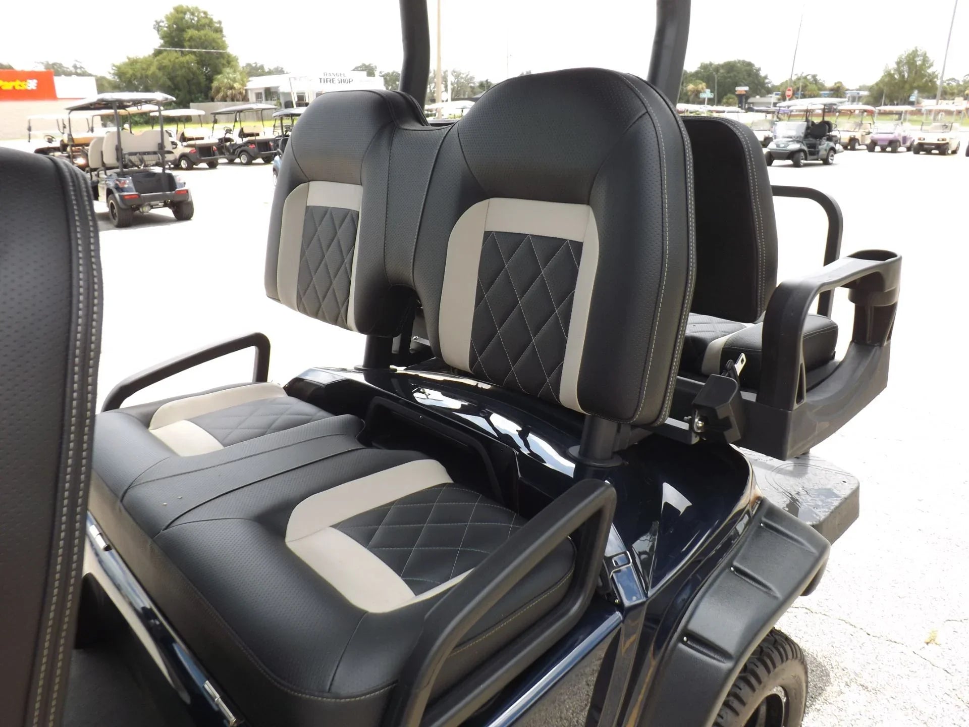 2024 Star EV SIRIUS 4+2 Lifted Lithium Golf Cart for Sale