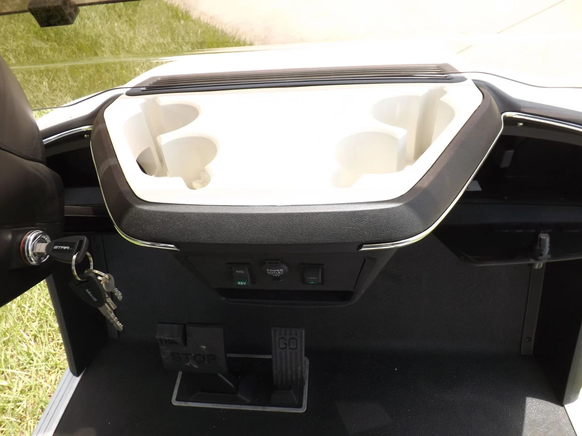 White 2023 Star EV SIRIUS 2+2 Golf Cart for Sale