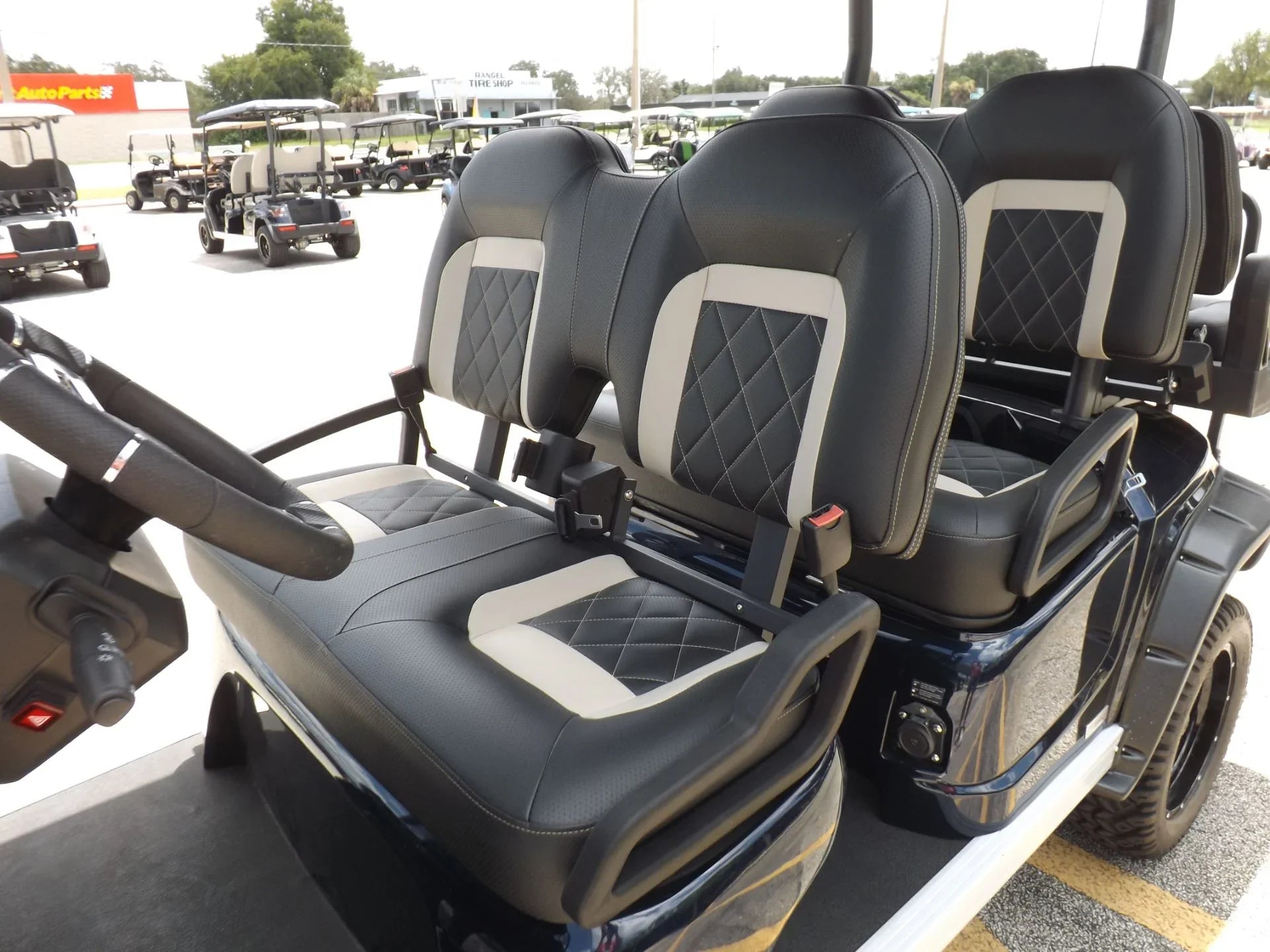 2024 Star EV SIRIUS 4+2 Lifted Lithium Golf Cart for Sale