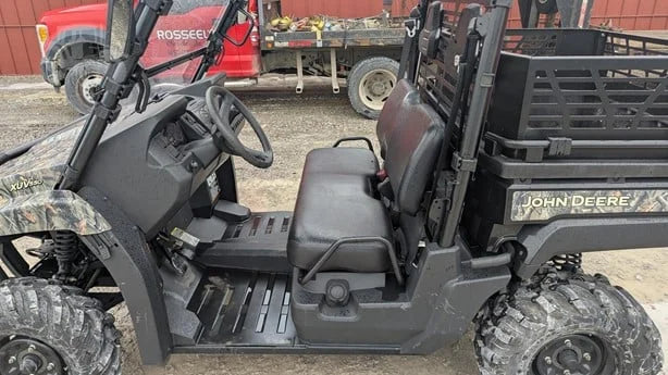 2012 John Deere Gator XUV 550 4WD Utility Cart for Sale