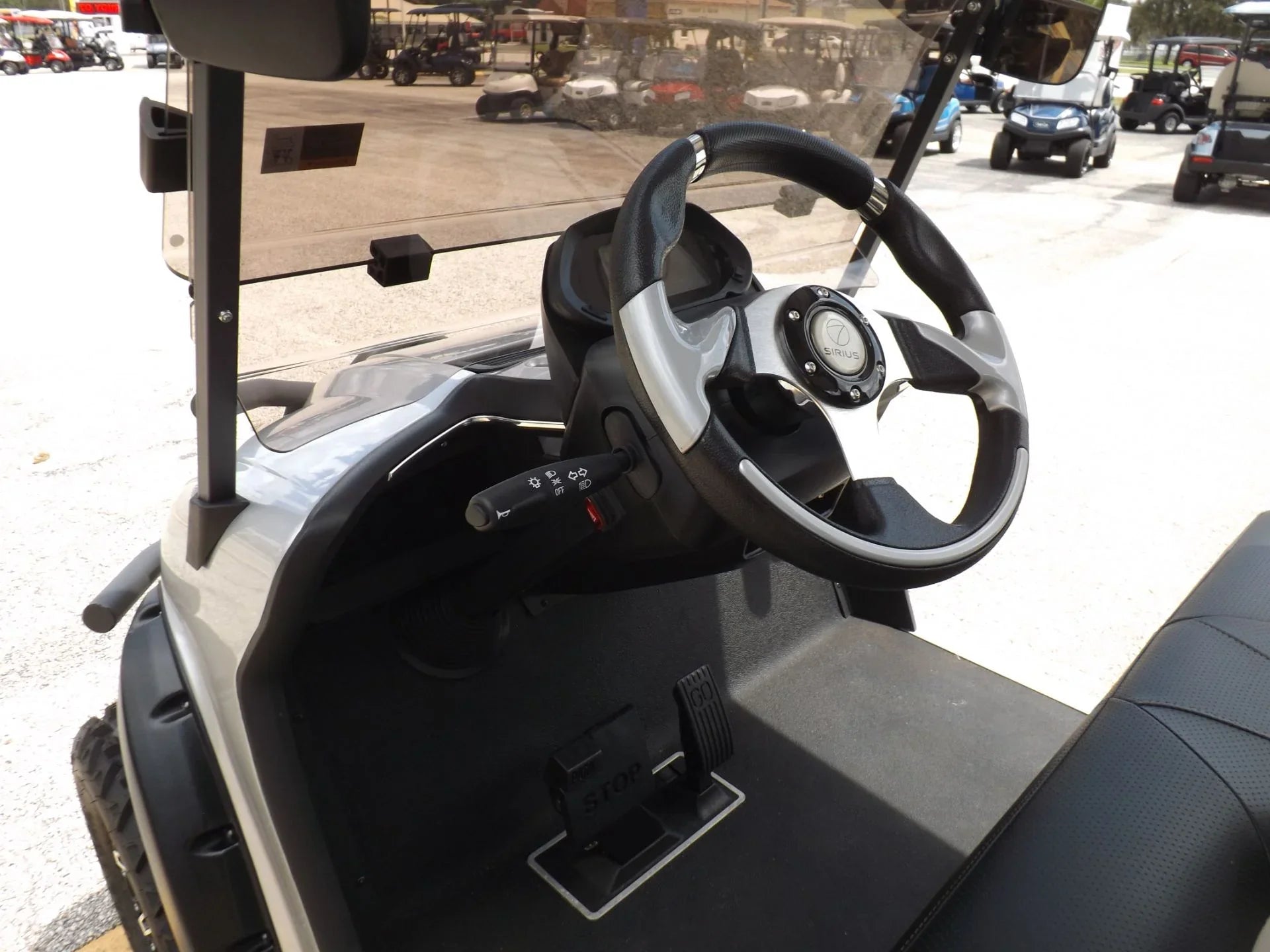 2024 Star EV SIRIUS 2+2 Lifted Lithium Golf Cart for Sale