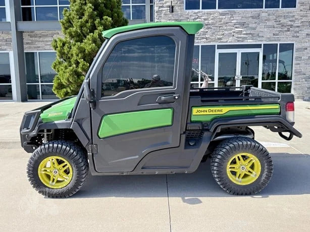 2024 John Deere Gator XUV 835R Signature Edition 4WD Utility Cart for Sale