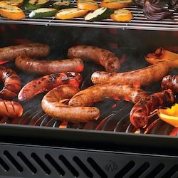 Napoleon | Rogue PRO 625 5-Burner Natural Gas Grill w/ Infrared Side Burner | Black | RP625SIBNK-2