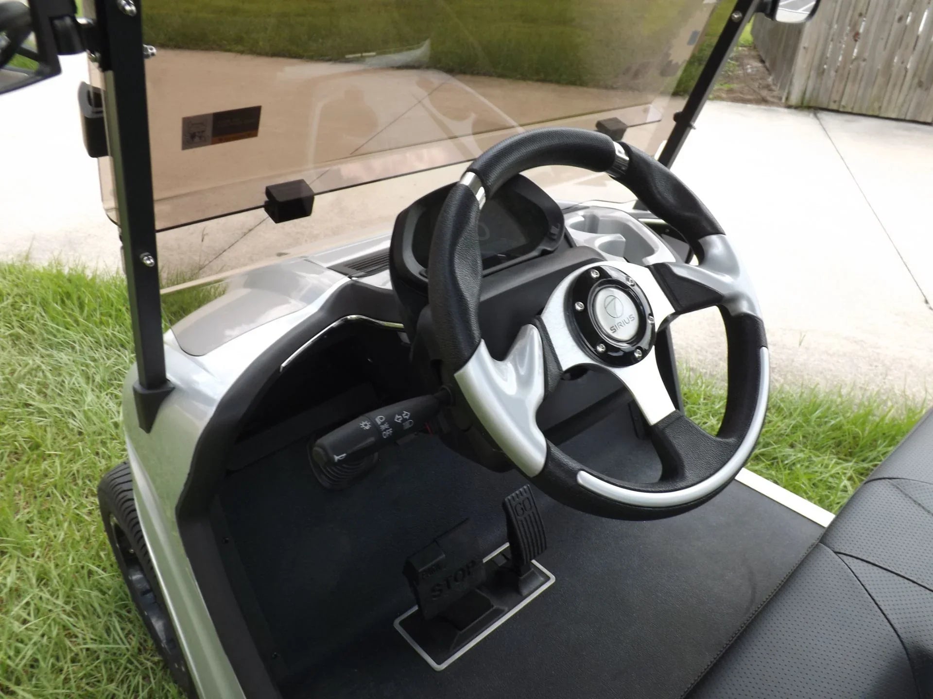 Light Metallic 2023 Star EV SIRIUS 2+2 Golf Cart for Sale