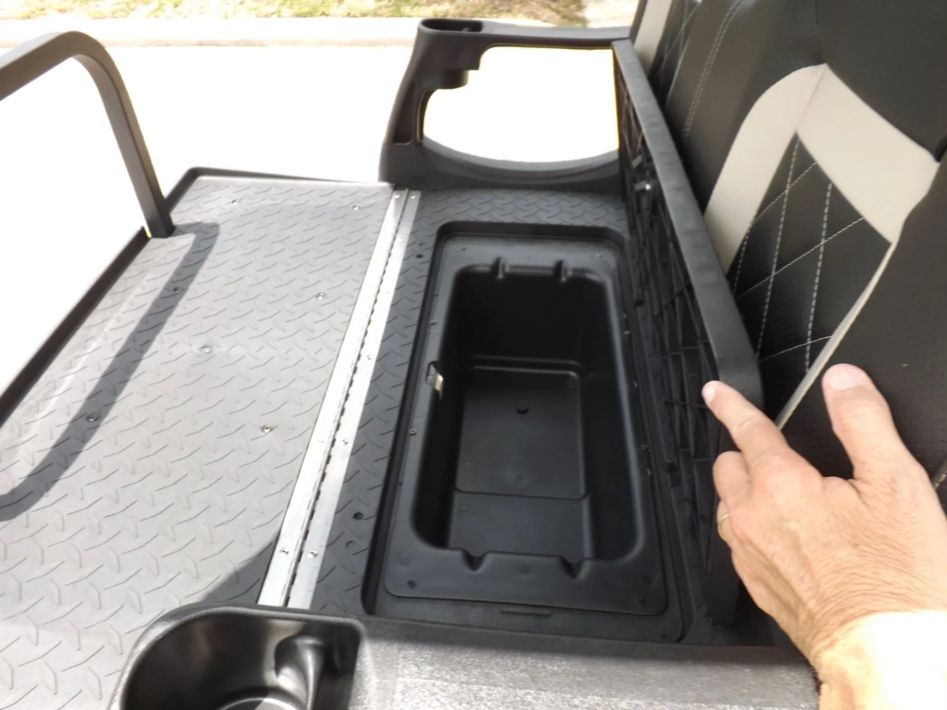 2024 Star EV SIRIUS 4+2 Lifted Lithium Golf Cart for Sale