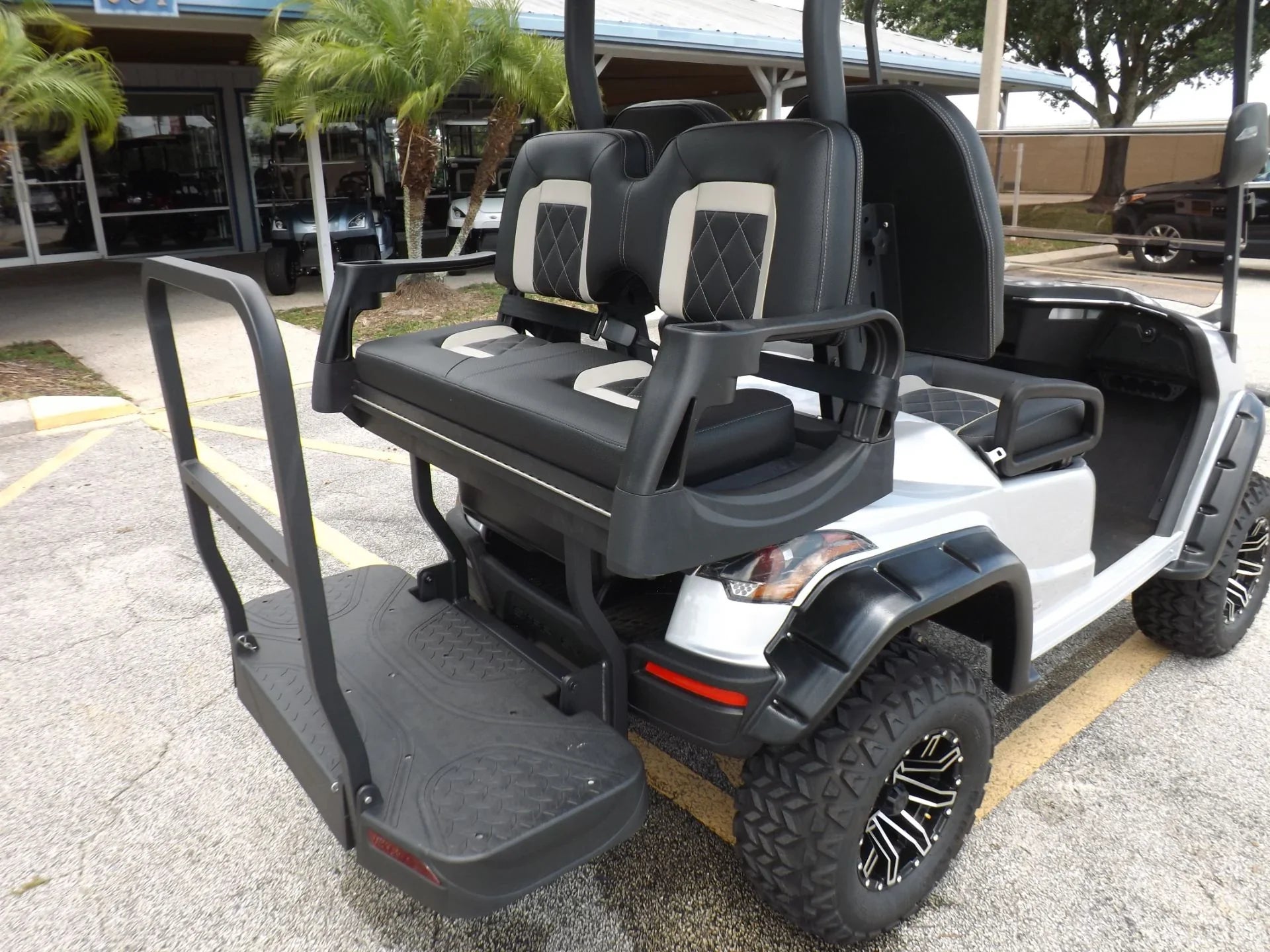 2024 Star EV SIRIUS 2+2 Lifted Lithium Golf Cart for Sale