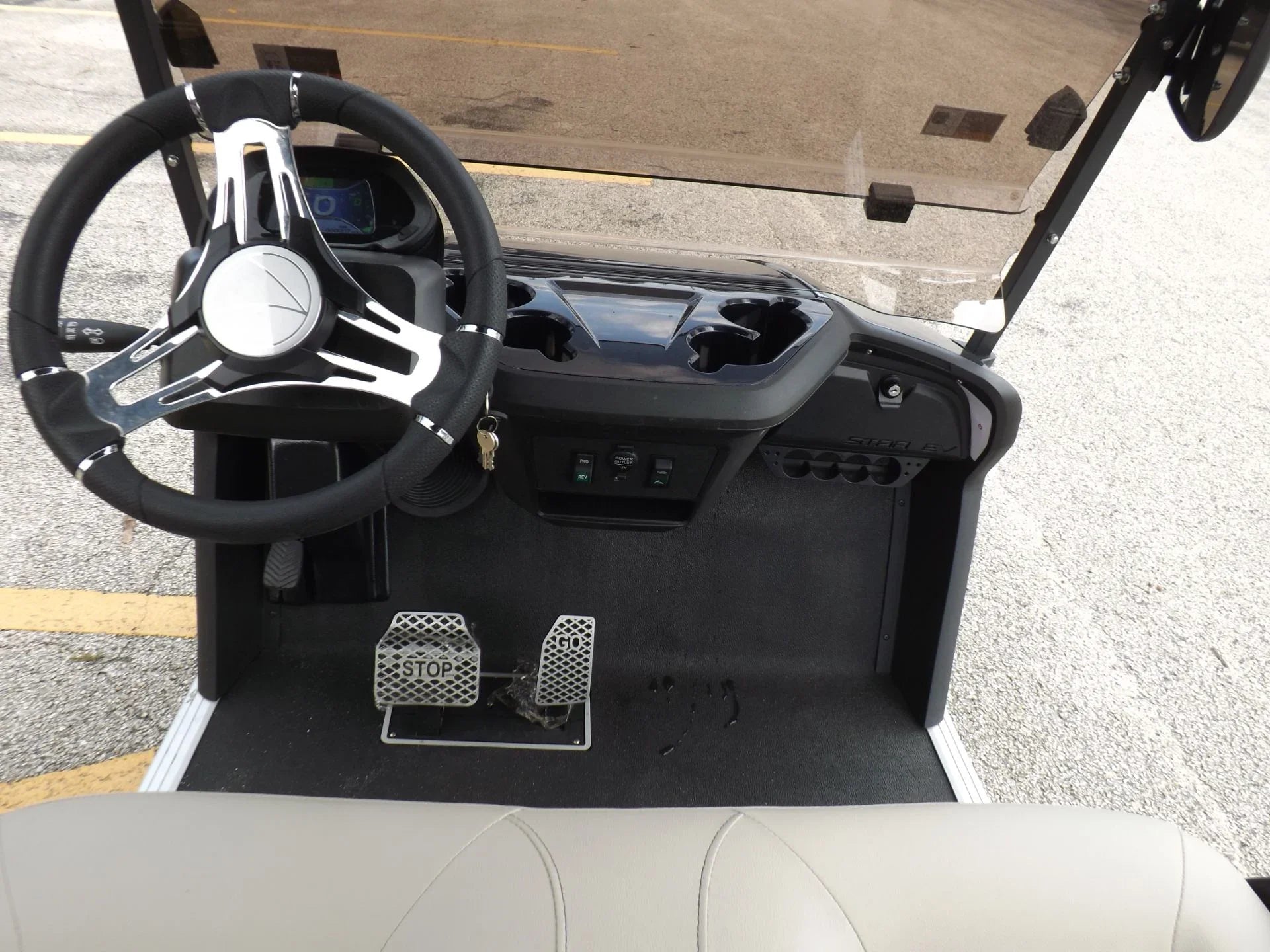 Black 2024 Star EV SIRIUS 4 Forward Lithium Golf Cart for Sale