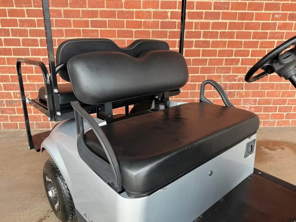 2022 E-Z-GO Valor 48V Golf Cart (Silver)