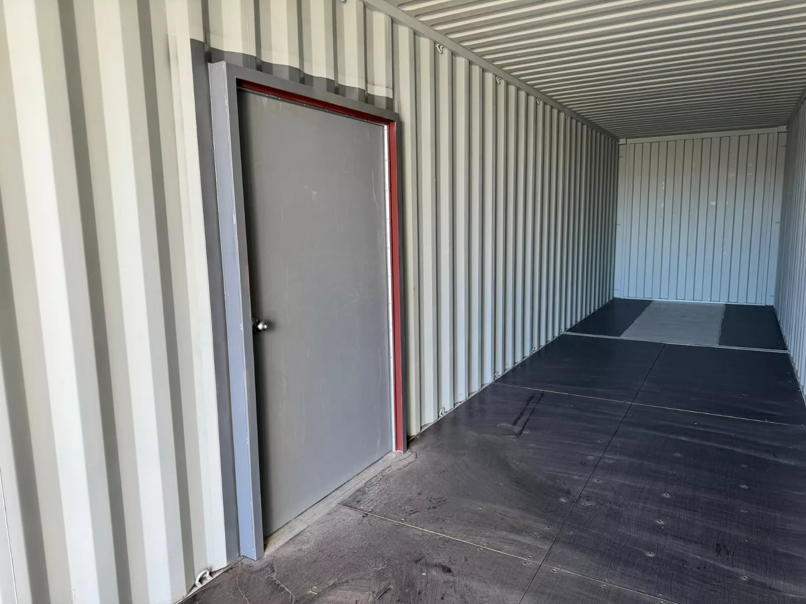 40ft shipping container with man door