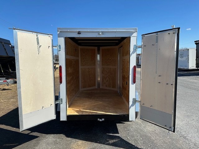 Homesteader 5 x 8 Enclosed V-Nose Cargo Trailer – Barn Doors
