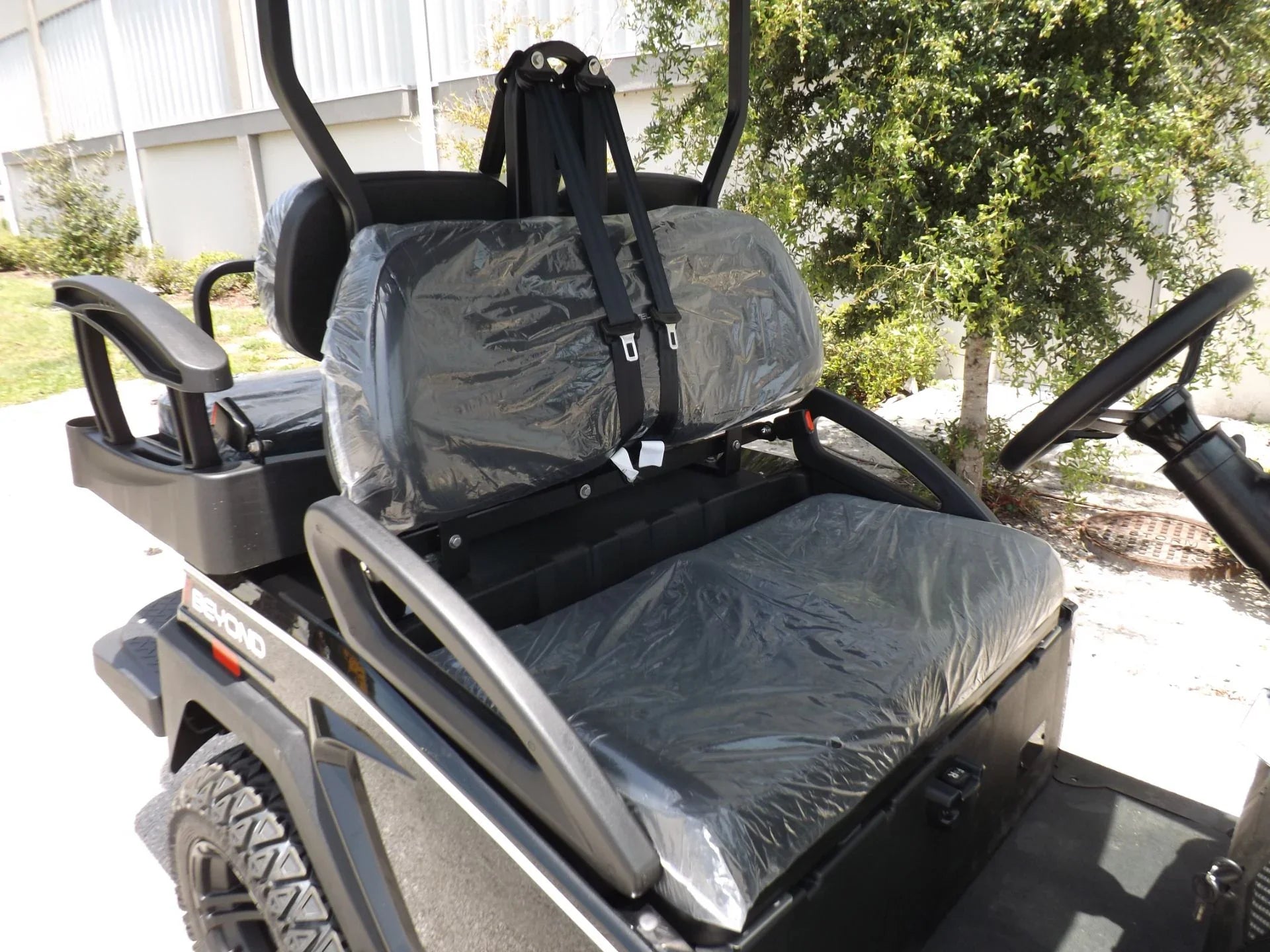 2022 Bintelli BEYOND 4P Lifted Golf Cart for Sale