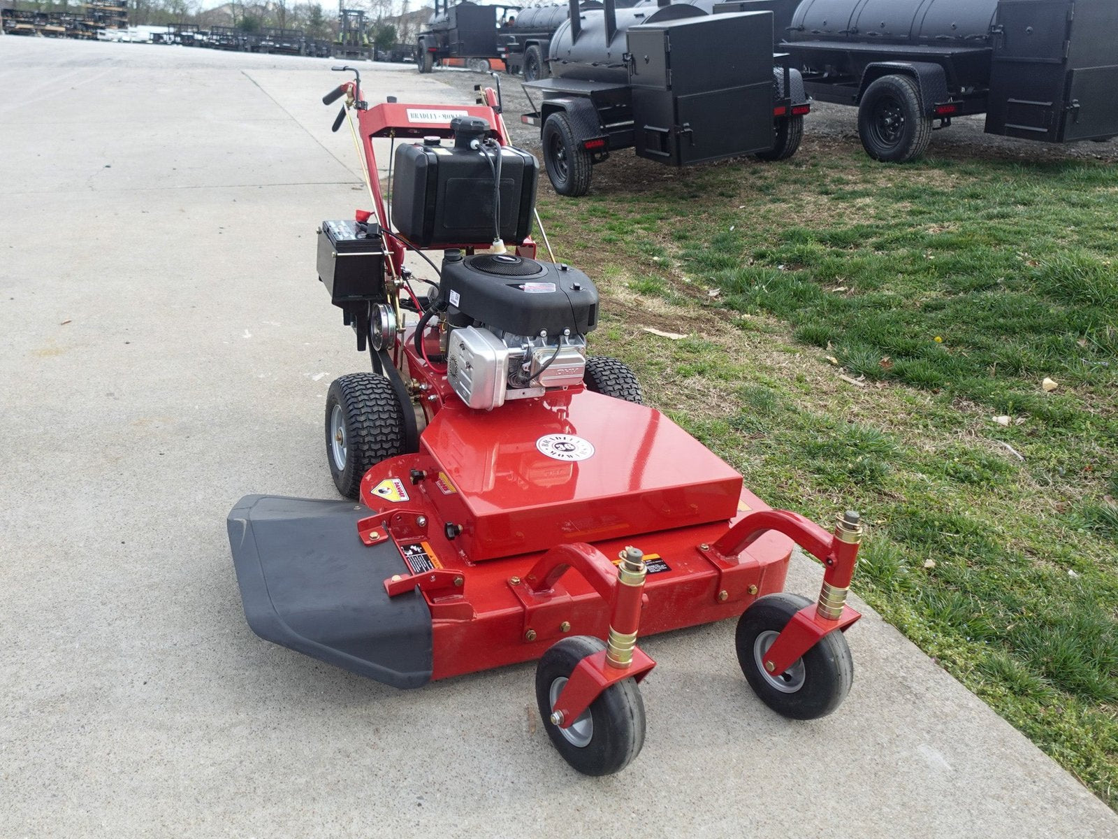 Bradley 36BDE-BS17 36″ Belt Drive E-Clutch Walk Behind Mower 17.5HP Briggs