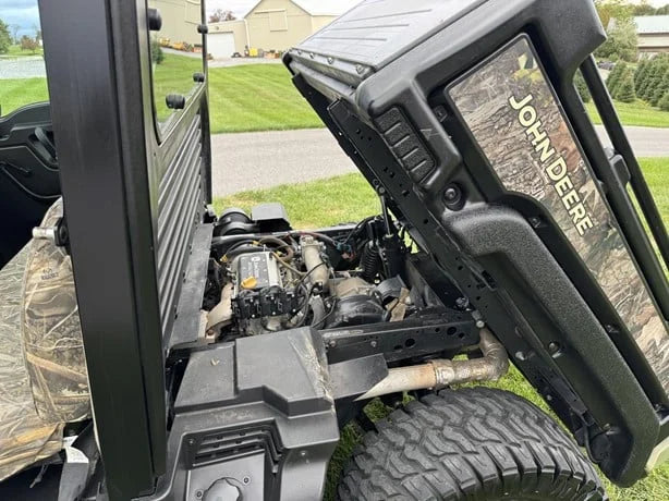 2023 John Deere Gator XUV 835R 4WD Utility Cart for Sale