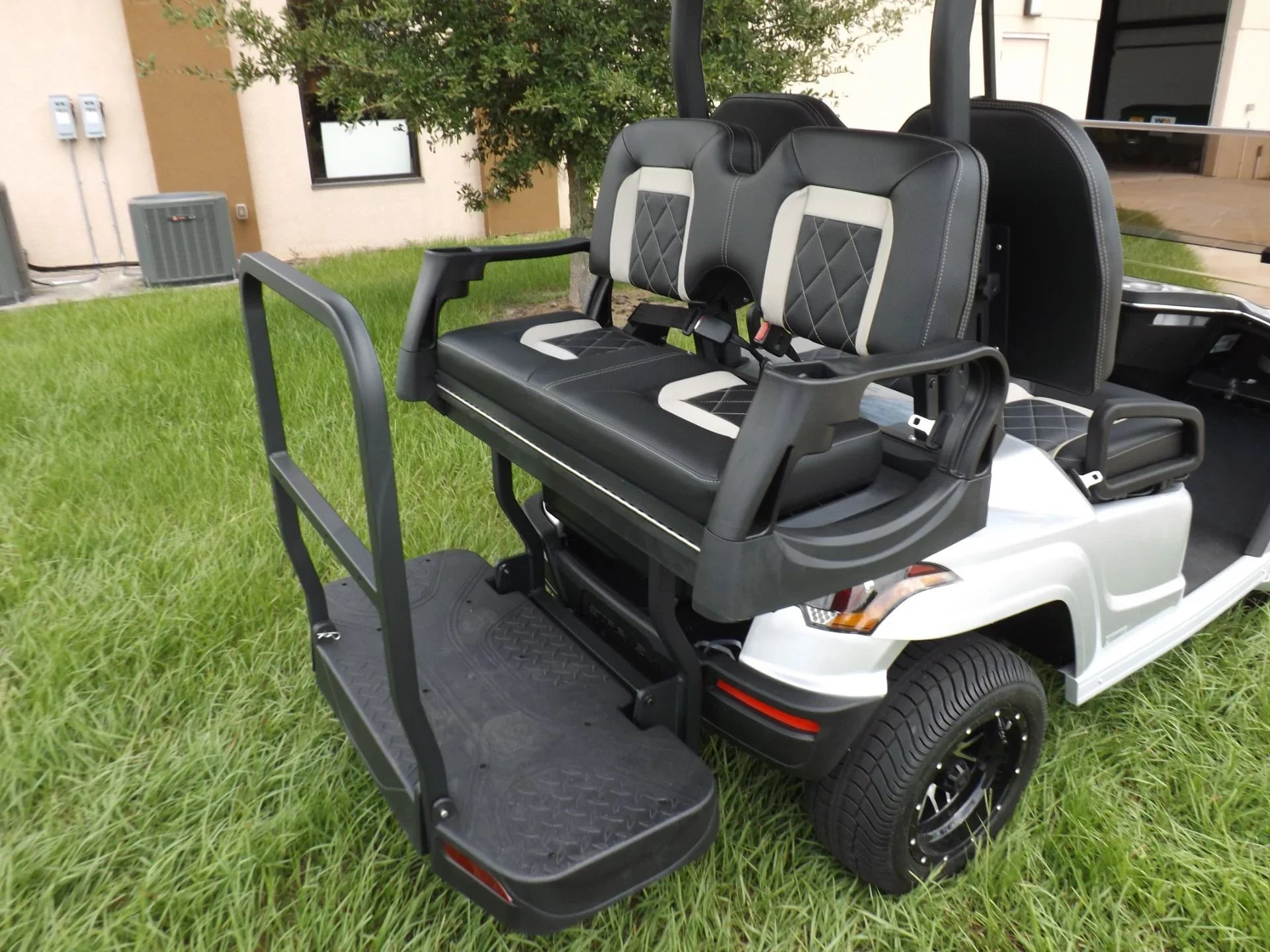 Light Metallic 2023 Star EV SIRIUS 2+2 Golf Cart for Sale