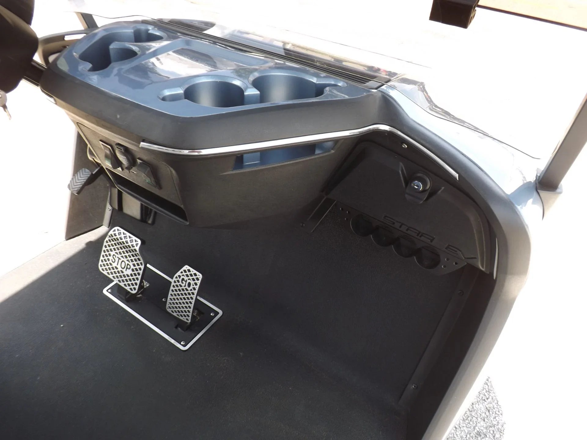2024 Star EV SIRIUS 4+2 Lithium Golf Cart for Sale