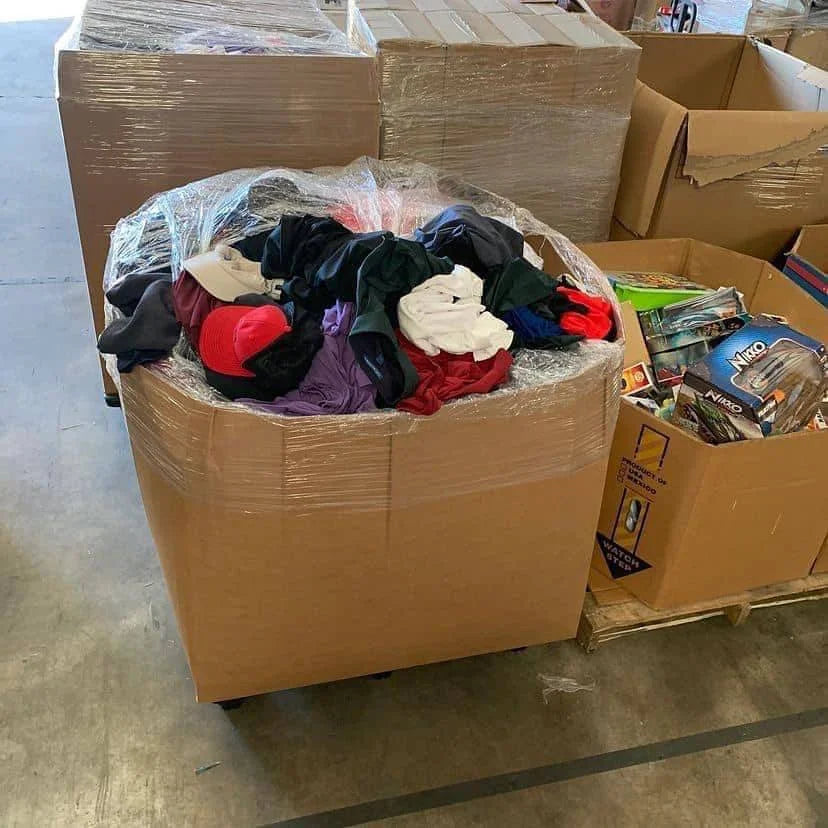 clothes pallets Mixed of Mens, Womens & Kids Returns/Shelf Pulls