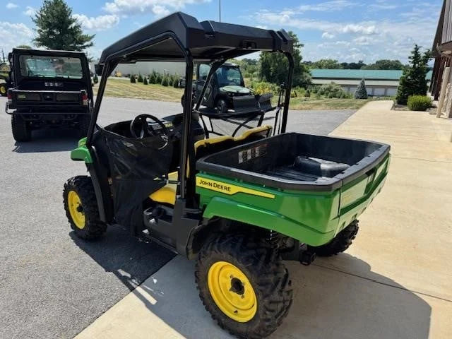 2022 John Deere Gator XUV560E Utility Cart for Sale