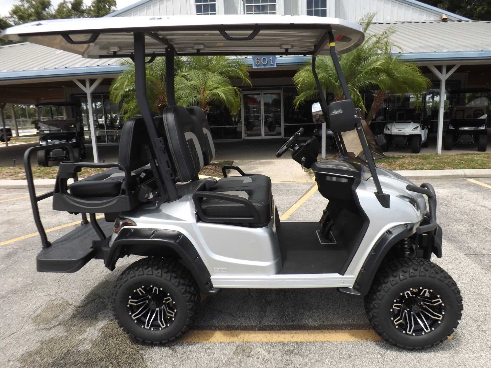 2024 Star EV SIRIUS 2+2 Lifted Lithium Golf Cart for Sale
