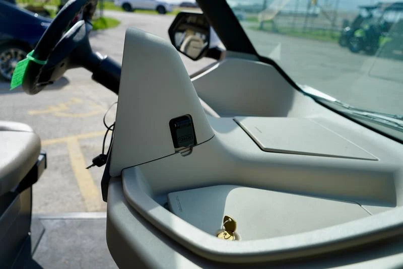 2024 CLUB CAR CRU 6-Passenger Electric LSV for Sale